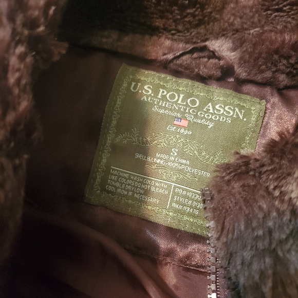 U.S. Polo Vest - Picture 3 of 4